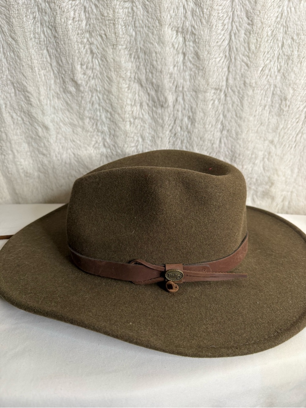Bailey Morgan olive mix 100% wool hat size L